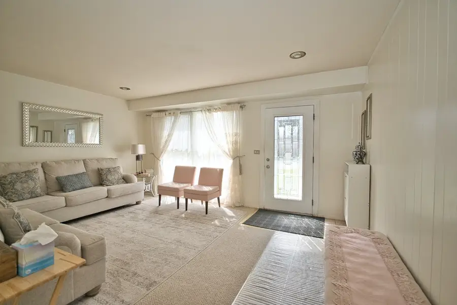 6948 Beckwith Road, Morton Grove, IL 60053 - #3