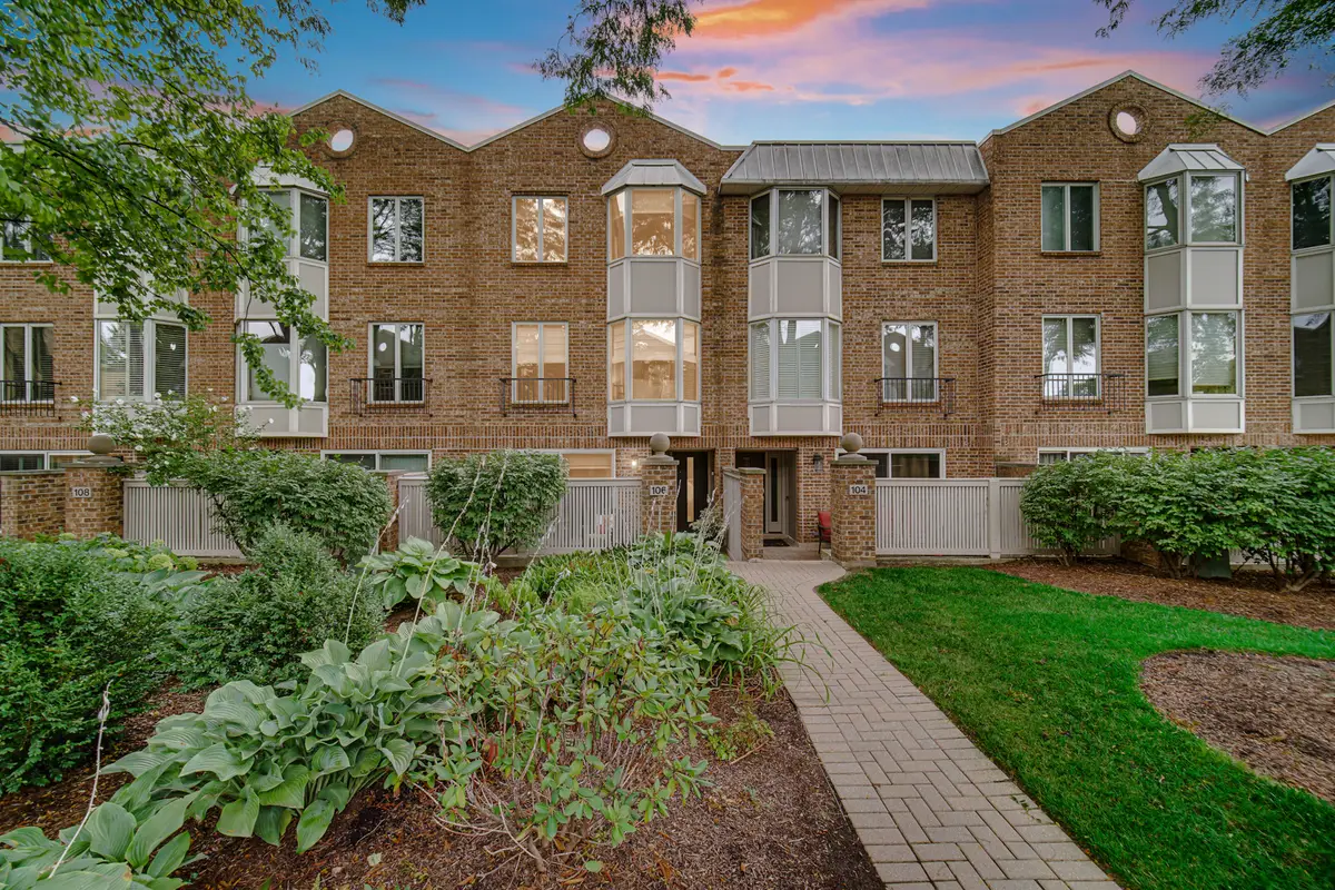106 Bishop Quarter Lane, Oak Park, IL 60302 - #1