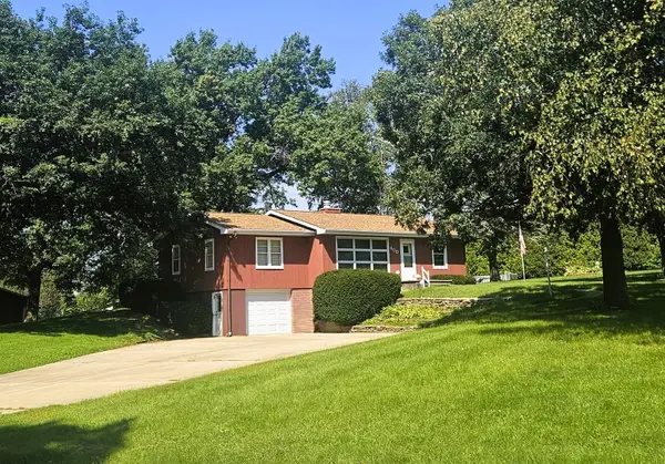 600 Timber Creek Road, Dixon, IL 61021
