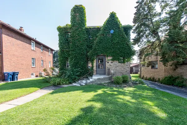 1033 W Atlantic Avenue, Waukegan, IL 60085