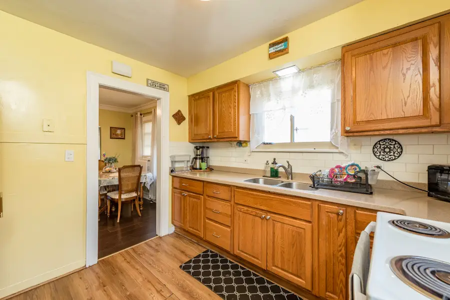 1033 W Atlantic Avenue, Waukegan, IL 60085 - #2