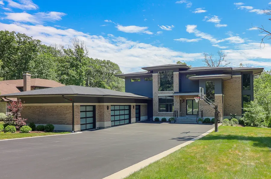 105 W Glendale Terrace, Roselle, IL 60172 - #3
