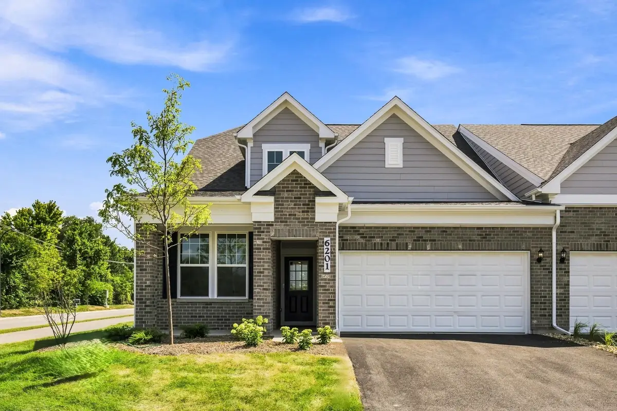 6201 Links Drive #24001, Woodridge, IL 60517 - #1