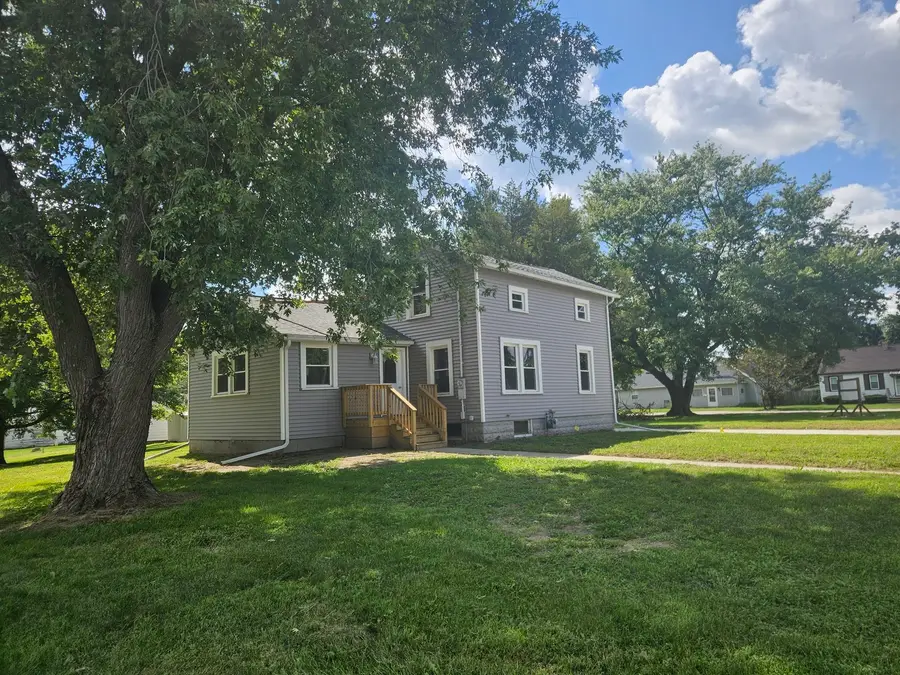 1211 W 5th Street, Rock Falls, IL 61071 - #3