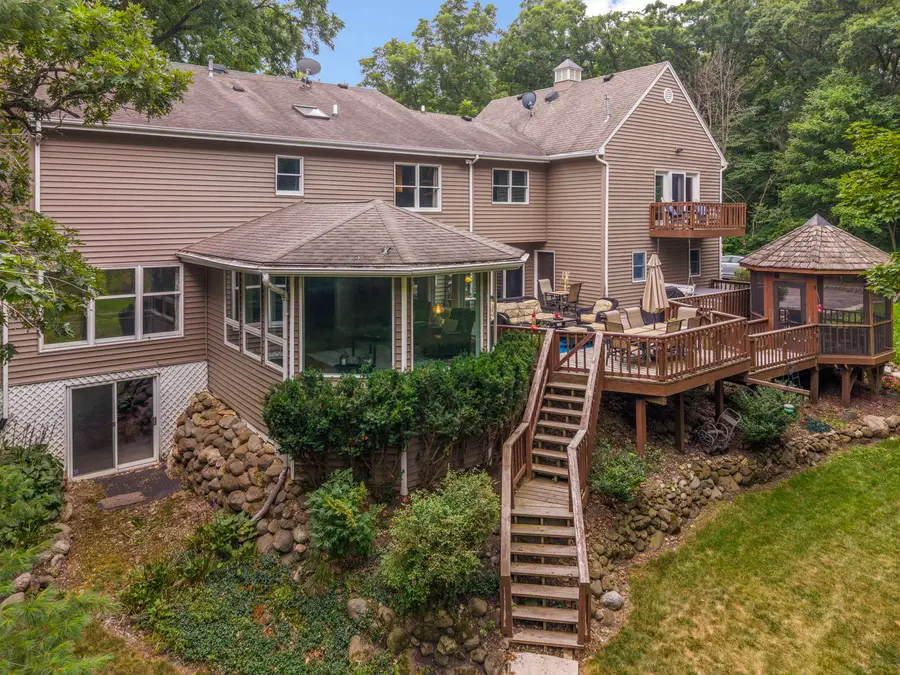 8310 Mason Hill Road, Woodstock, IL 60098 - #2