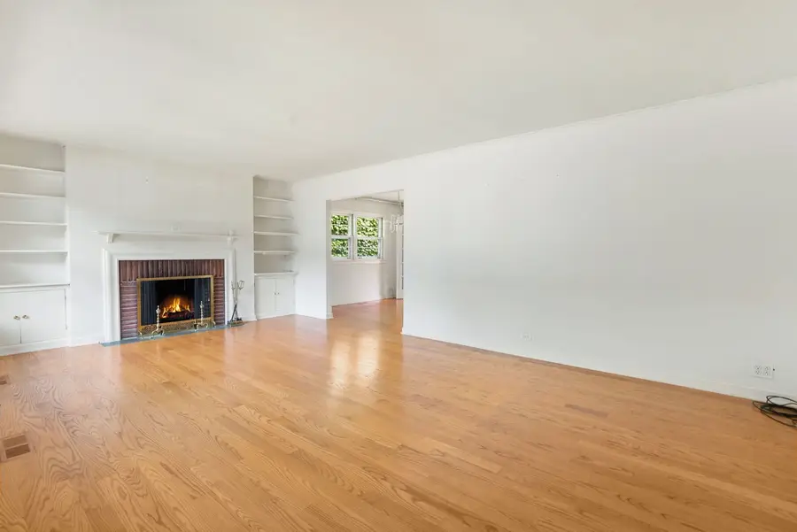 8663 Gross Point Road, Skokie, IL 60077 - #3