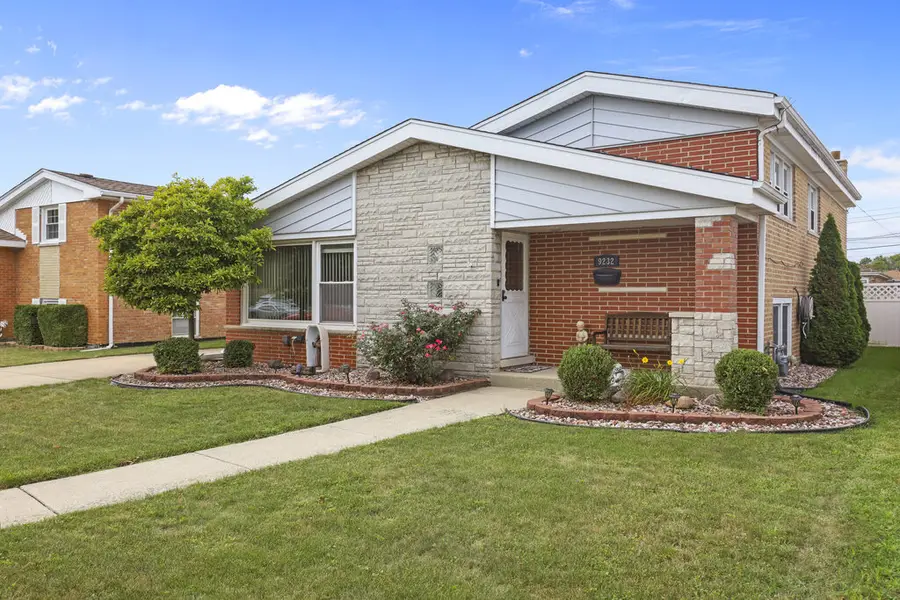 9232 Parkside Avenue, Oak Lawn, IL 60453 - #3