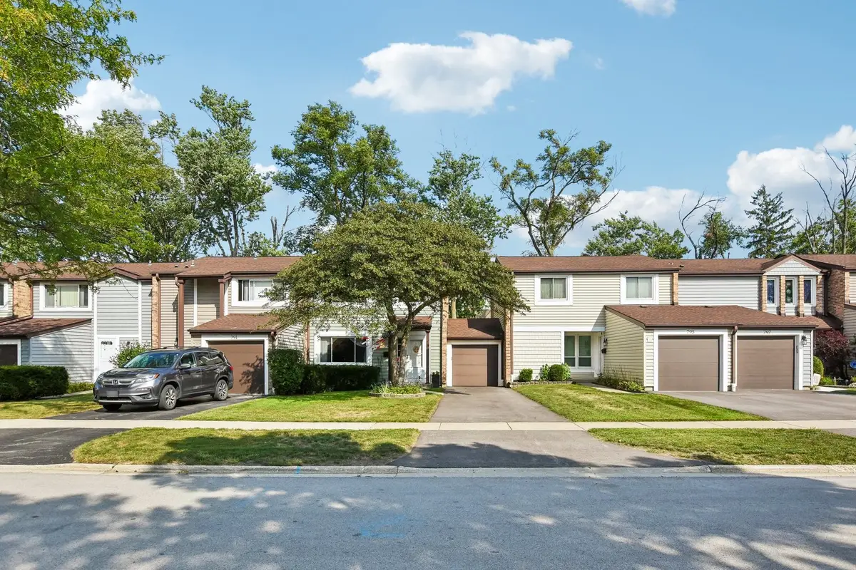 793 Lakeside Circle Drive, Wheeling, IL 60090 - #1