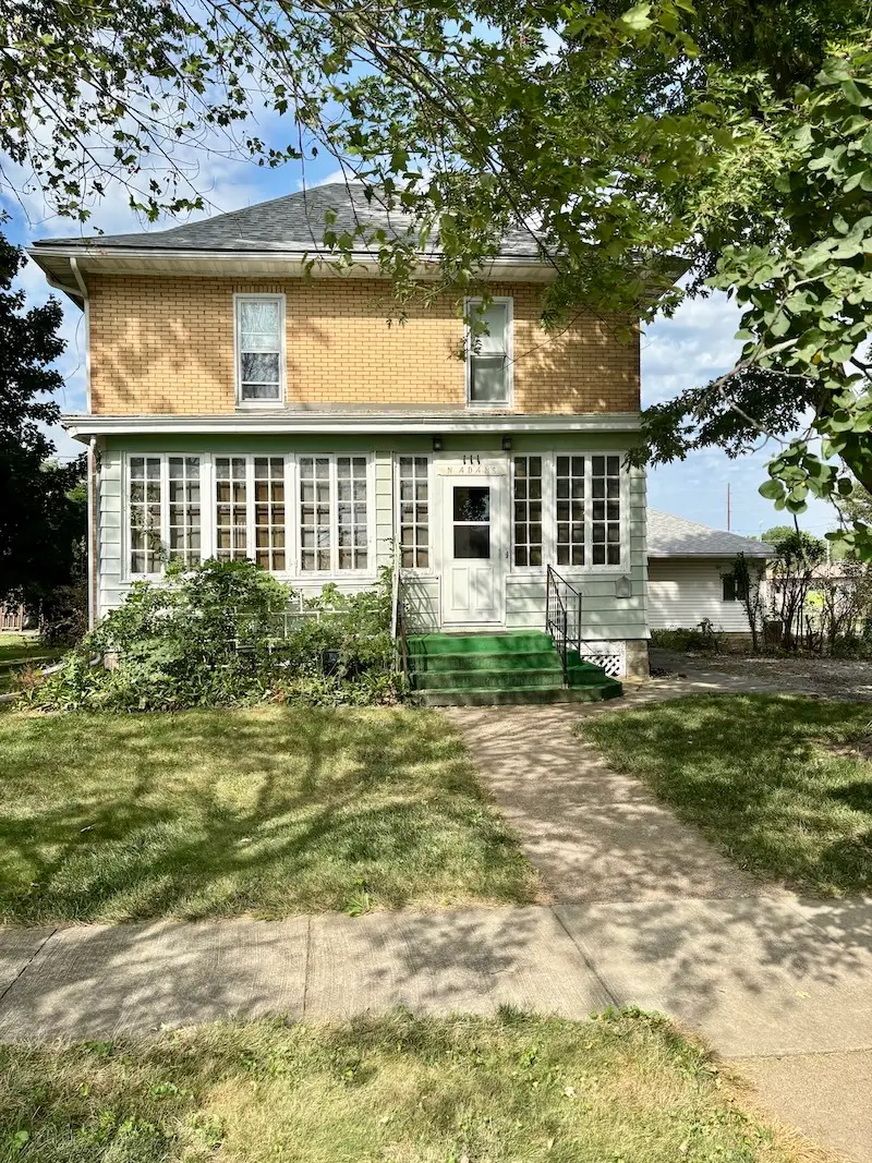 111 N Adams Street, Carthage, IL 62321 - #1