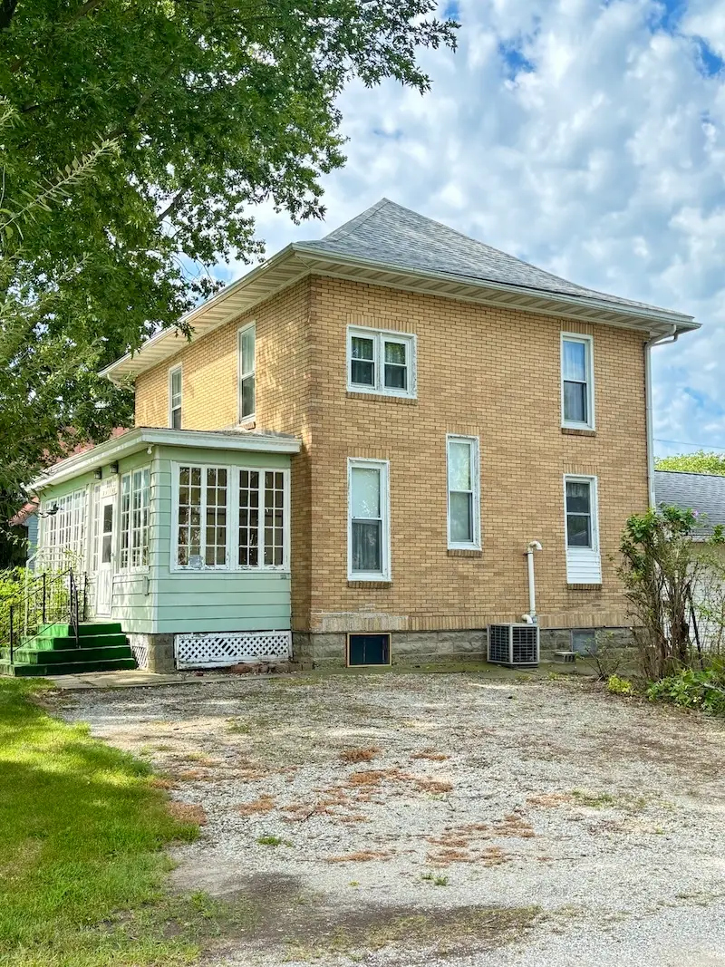 111 N Adams Street, Carthage, IL 62321 - #3