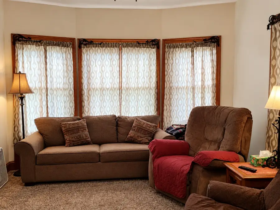 319 S Main Street, Gilman, IL 60938 - #3