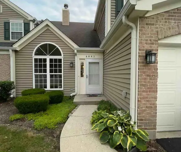 6865 Hampton Circle, Gurnee, IL 60031