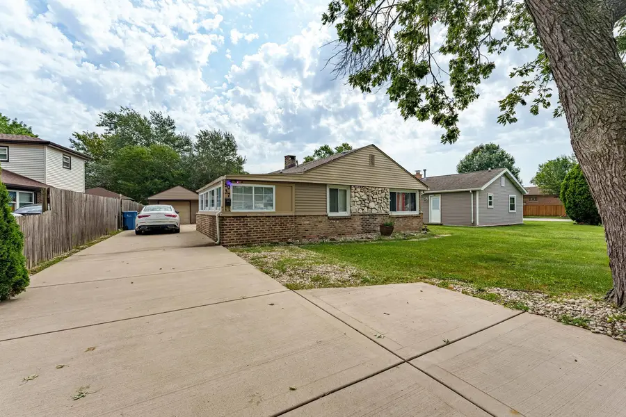 5037 Elm Circle Drive, Oak Lawn, IL 60453 - #3