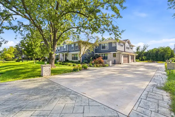 201 Rue Touraine, Deer Park, IL 60010