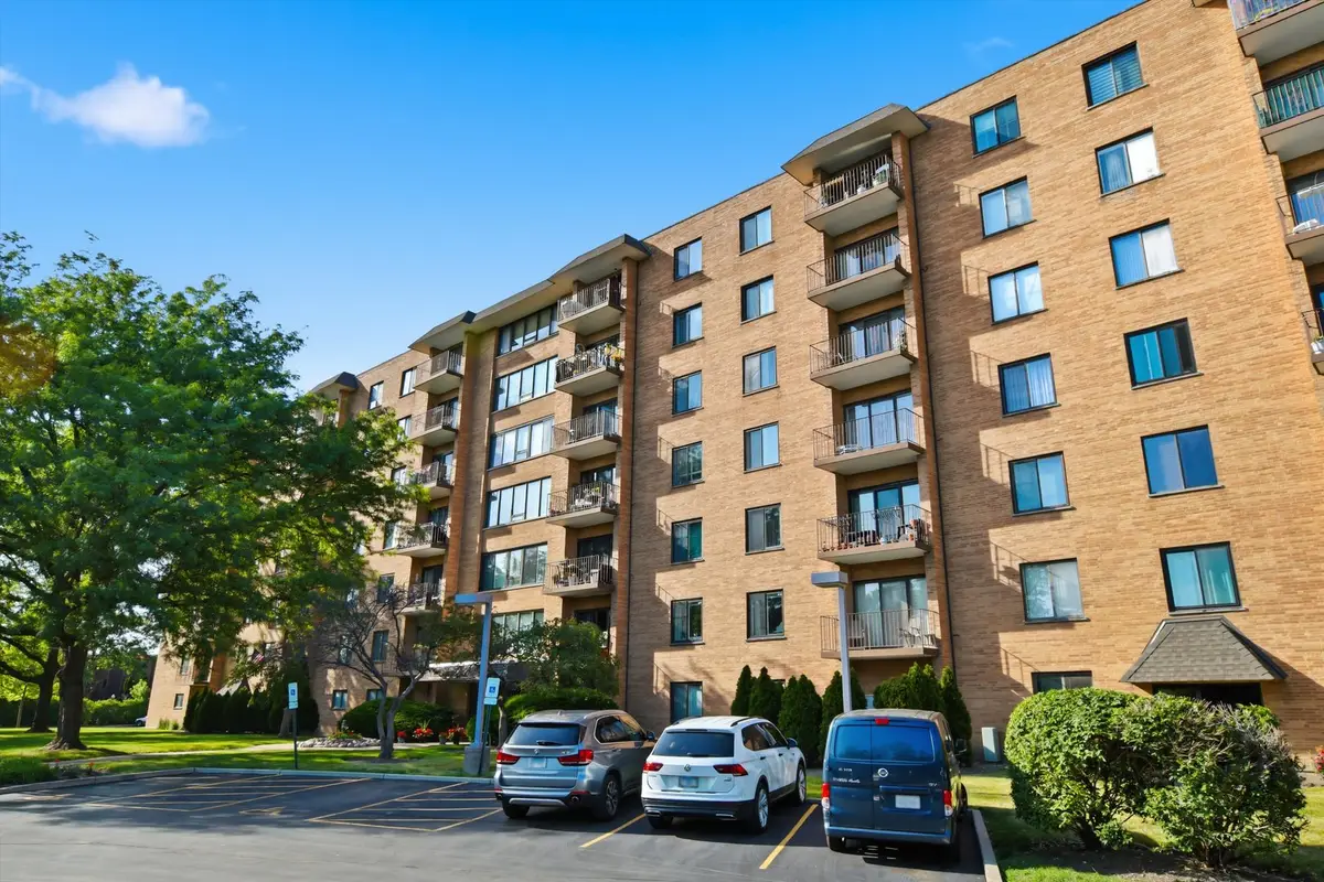 1747 W Crystal Lane #207, Mount Prospect, IL 60056 - #1