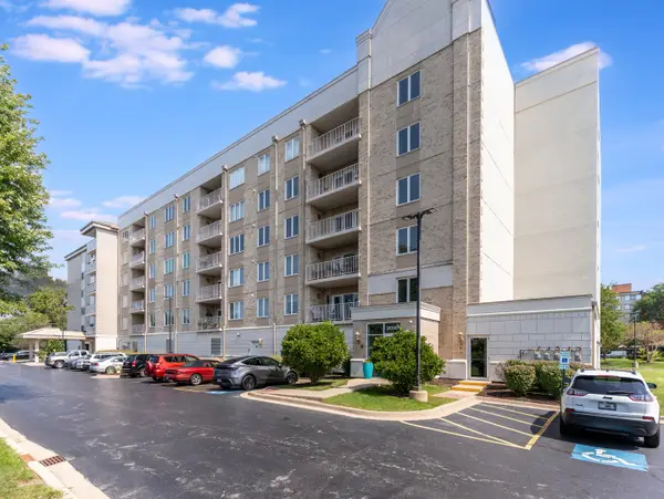 2030 Saint Regis Drive #412, Lombard, IL 60148