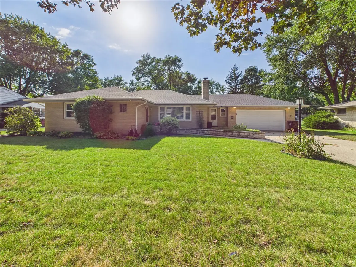 912 Chelsea Avenue, Rockford, IL 61107 - #1