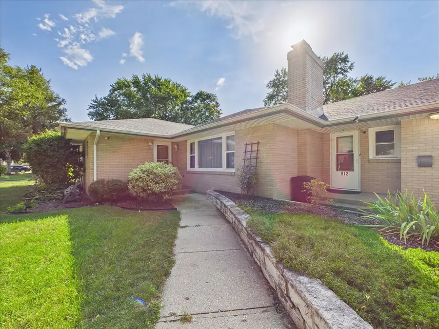 912 Chelsea Avenue, Rockford, IL 61107 - #3
