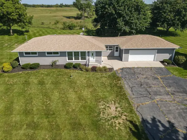 37310 87th Street, Burlington, WI 53105