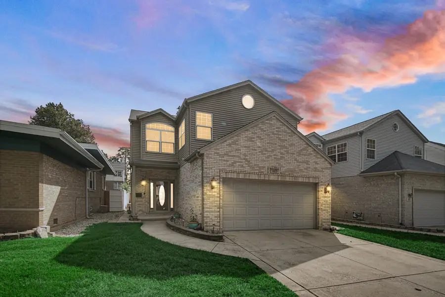 8815 S Talman Avenue, Evergreen Park, IL 60805 - #2