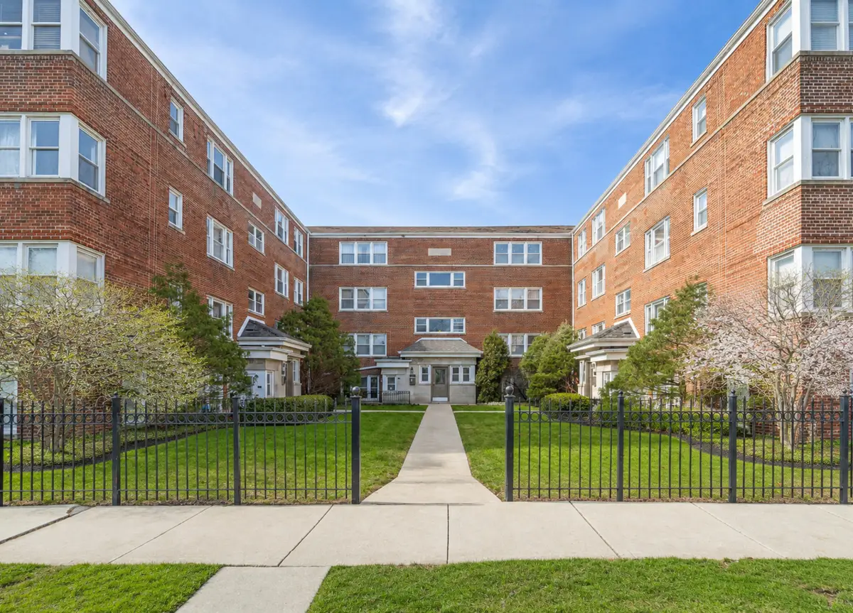 2914 W Berwyn Street #2, Chicago, IL 60625 - #1