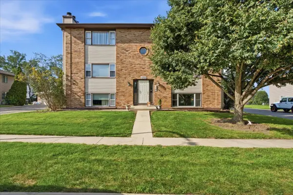1056 Manchester Court #F, South Elgin, IL 60177