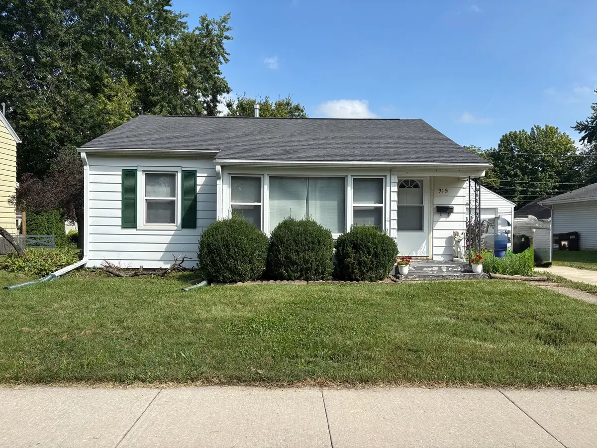 915 N 10th Street, Rochelle, IL 61068 - #1