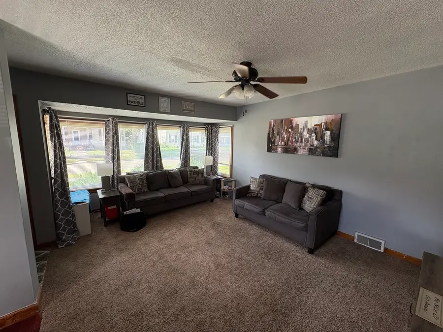 915 N 10th Street, Rochelle, IL 61068 - #2