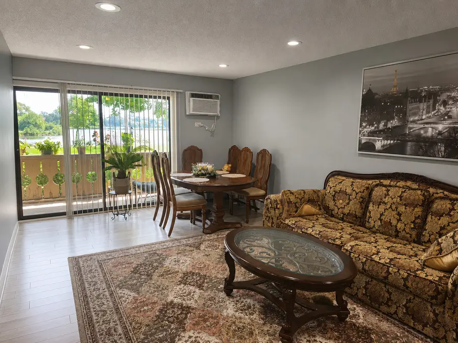 4 Parkside Court #3, Vernon Hills, IL 60061 - #2