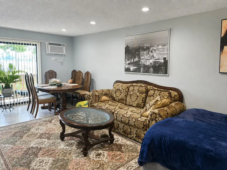 4 Parkside Court #3, Vernon Hills, IL 60061 - #3