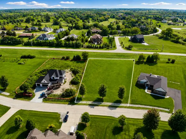26013 S Greene Castle Drive, Monee, IL 60449