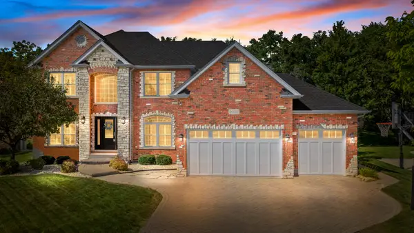 26105 Whispering Woods Circle, Plainfield, IL 60585