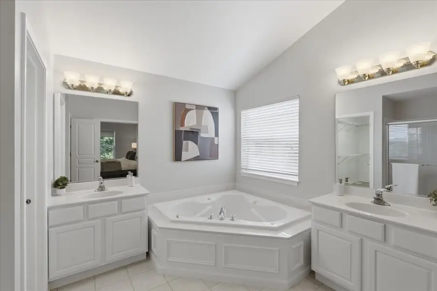 4 Sagebrush Court, Streamwood, IL 60107 - #3
