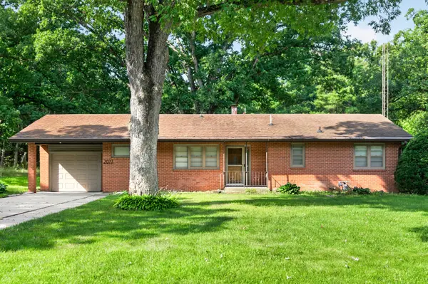 2077 Grand Detour Road, Dixon, IL 61021