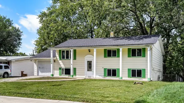 1009 Holiday Drive, Champaign, IL 61821