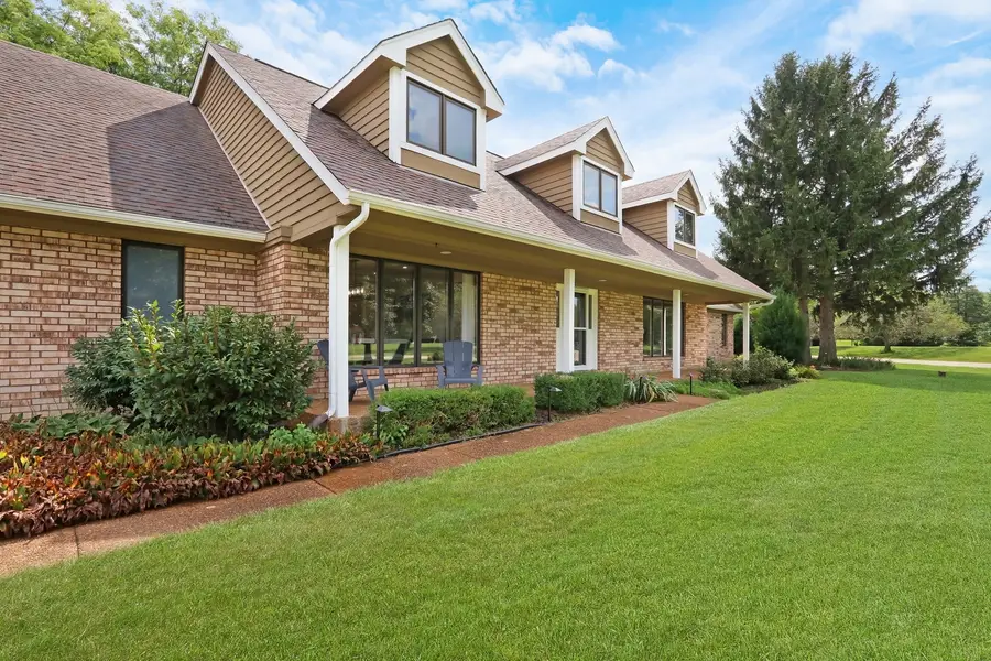2 Essex Court, Hawthorn Woods, IL 60047 - #2