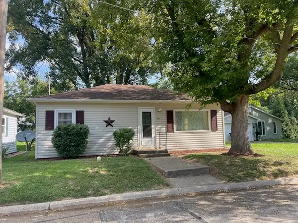 206 33rd Avenue N, Clinton, IA 52732