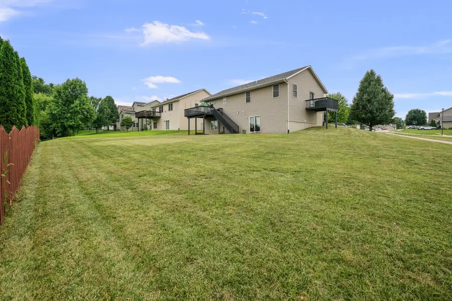 391 N 8th Street, Le Claire, IA 52753 - #3