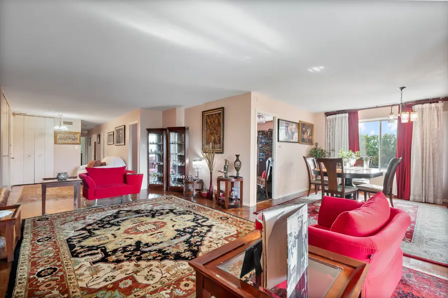6833 N Kedzie Avenue #415, Chicago, IL 60645 - #3