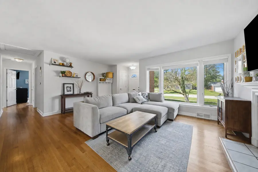 1402 E Evergreen Street, Wheaton, IL 60187 - #2