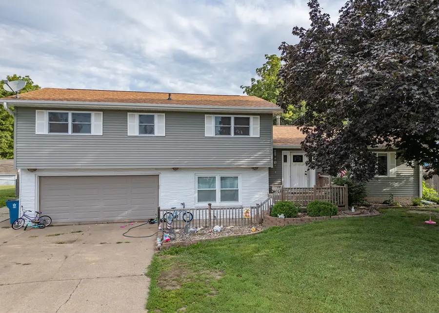 312 11th Place, Camanche, IA 52730 - #2