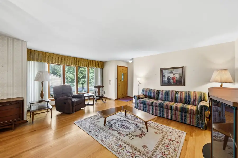 9135 Cherry Avenue, Morton Grove, IL 60053 - #3