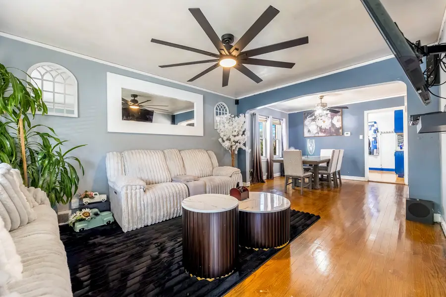 9543 S Mozart Street, Evergreen Park, IL 60805 - #3