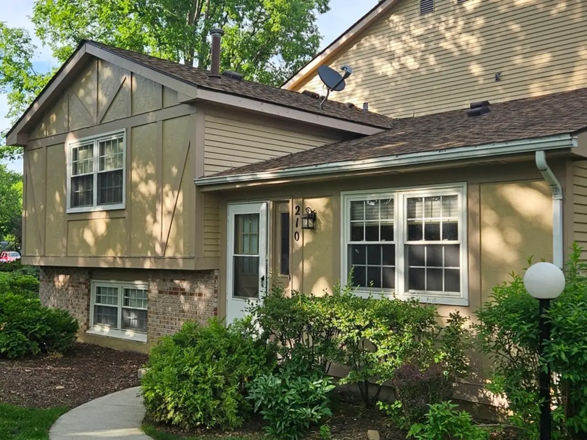 210 Redwood Court, Vernon Hills, IL 60061 - #1