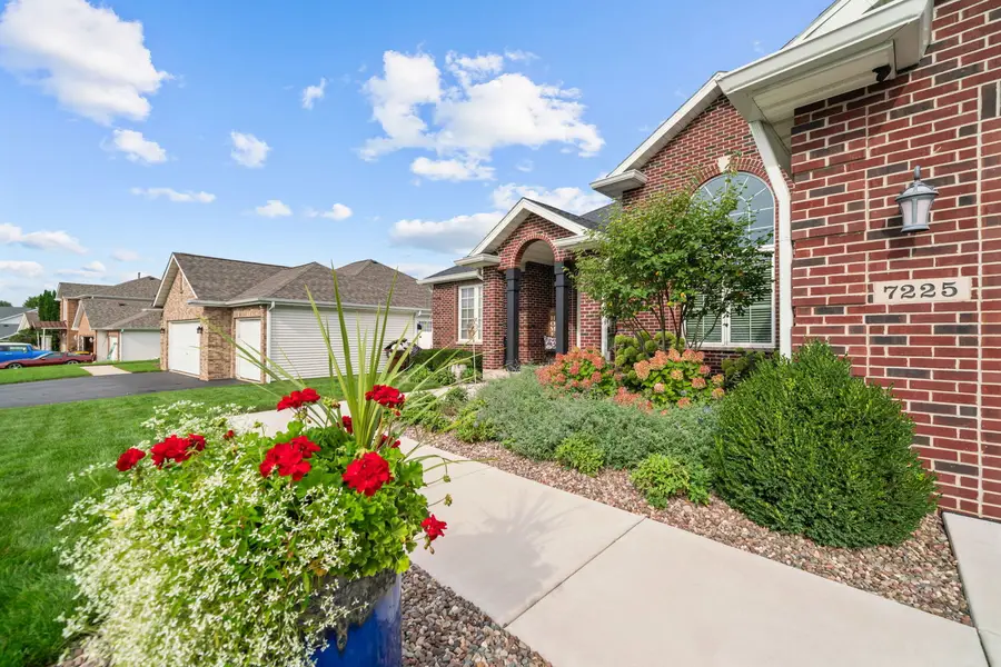 7225 Wimbledon Road, Machesney Park, IL 61115 - #2