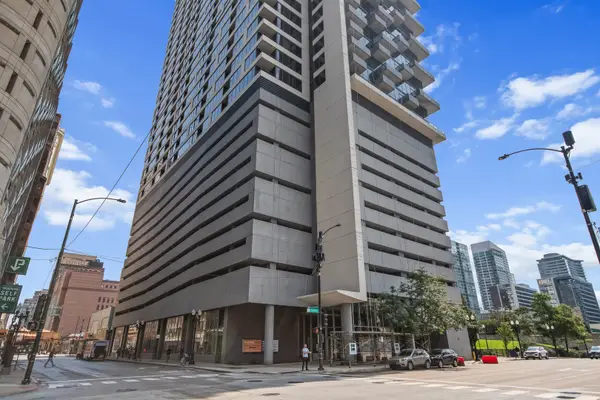 235 W Van Buren Street #2002, Chicago, IL 60607
