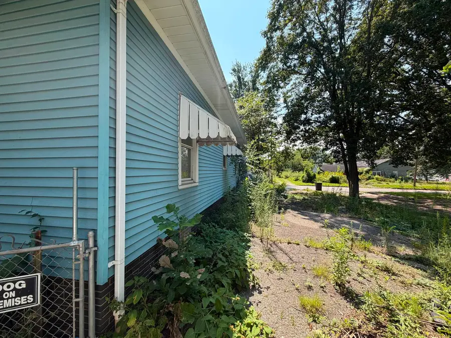 933 E Madison Street, Danville, IL 61832 - #3