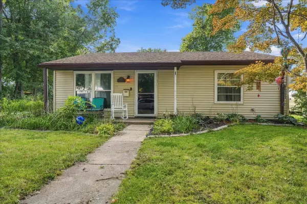 1007 S Livingston Street, Bloomington, IL 61701
