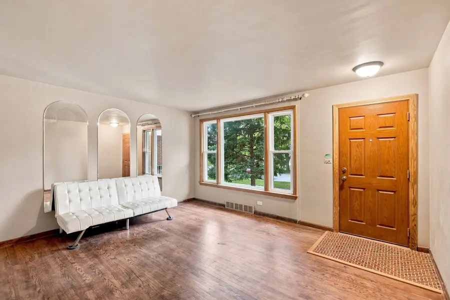 7707 N Nora Avenue, Niles, IL 60714 - #3