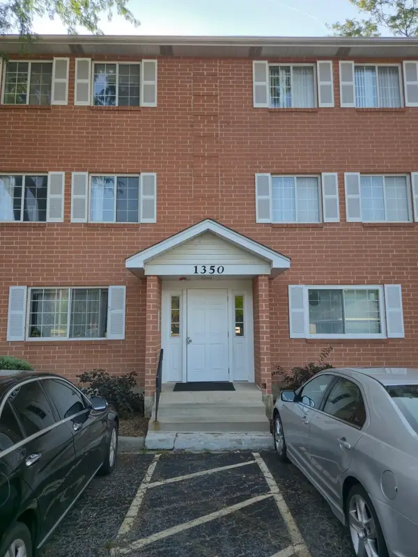 1350 S Lorraine Road #E, Wheaton, IL 60189